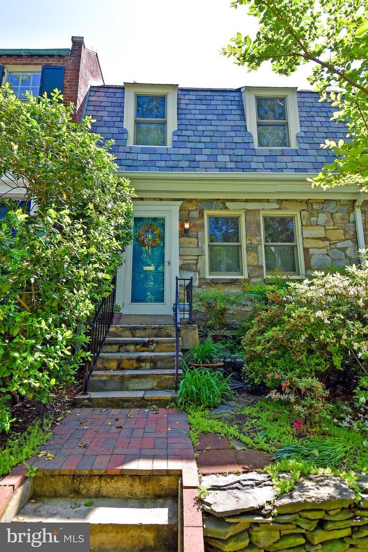 215 Commonwealth Avenue - Photo 1 215 Commonwealth Avenue - Photo 1