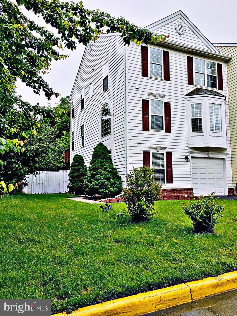 35864 Devon Park Square - Photo 1 35864 Devon Park Square - Photo 1