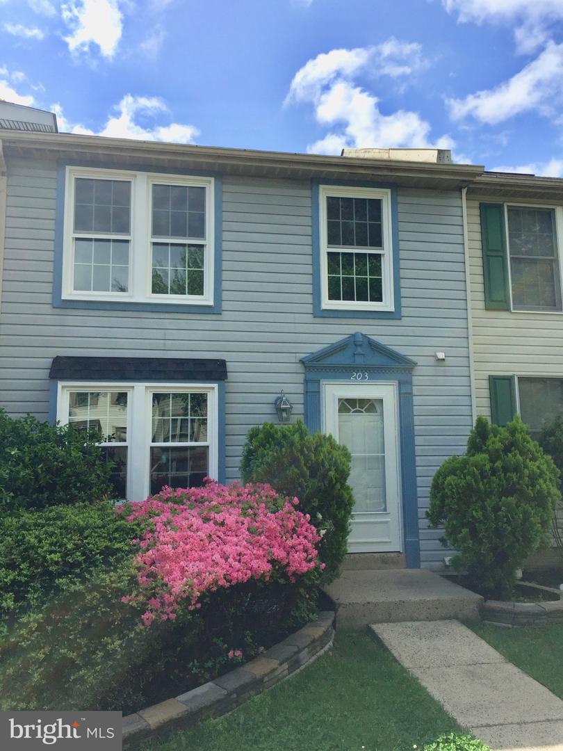 203 Ridgecrest Court - Photo 1
