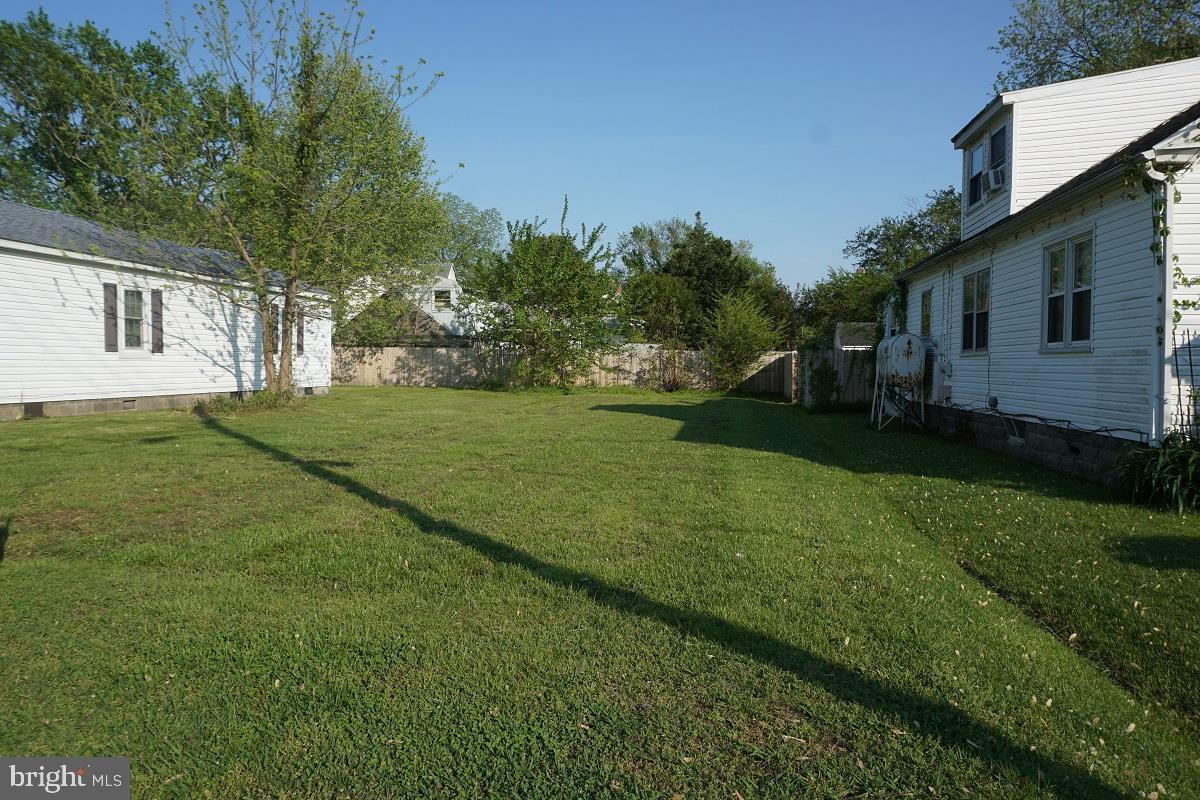 424 Oakley Street - Photo 1