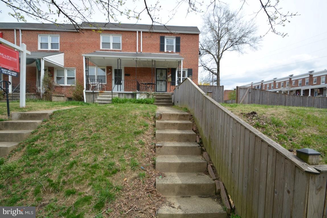 1400 Redfern Avenue - Photo 1