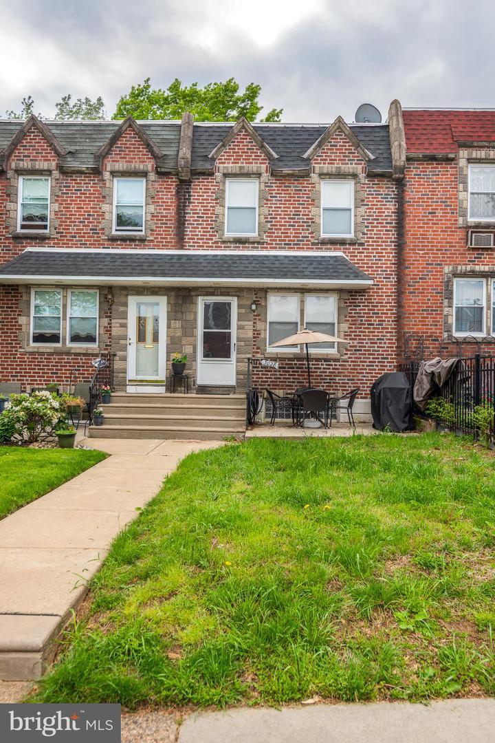 3028 Tremont Street - Photo 1