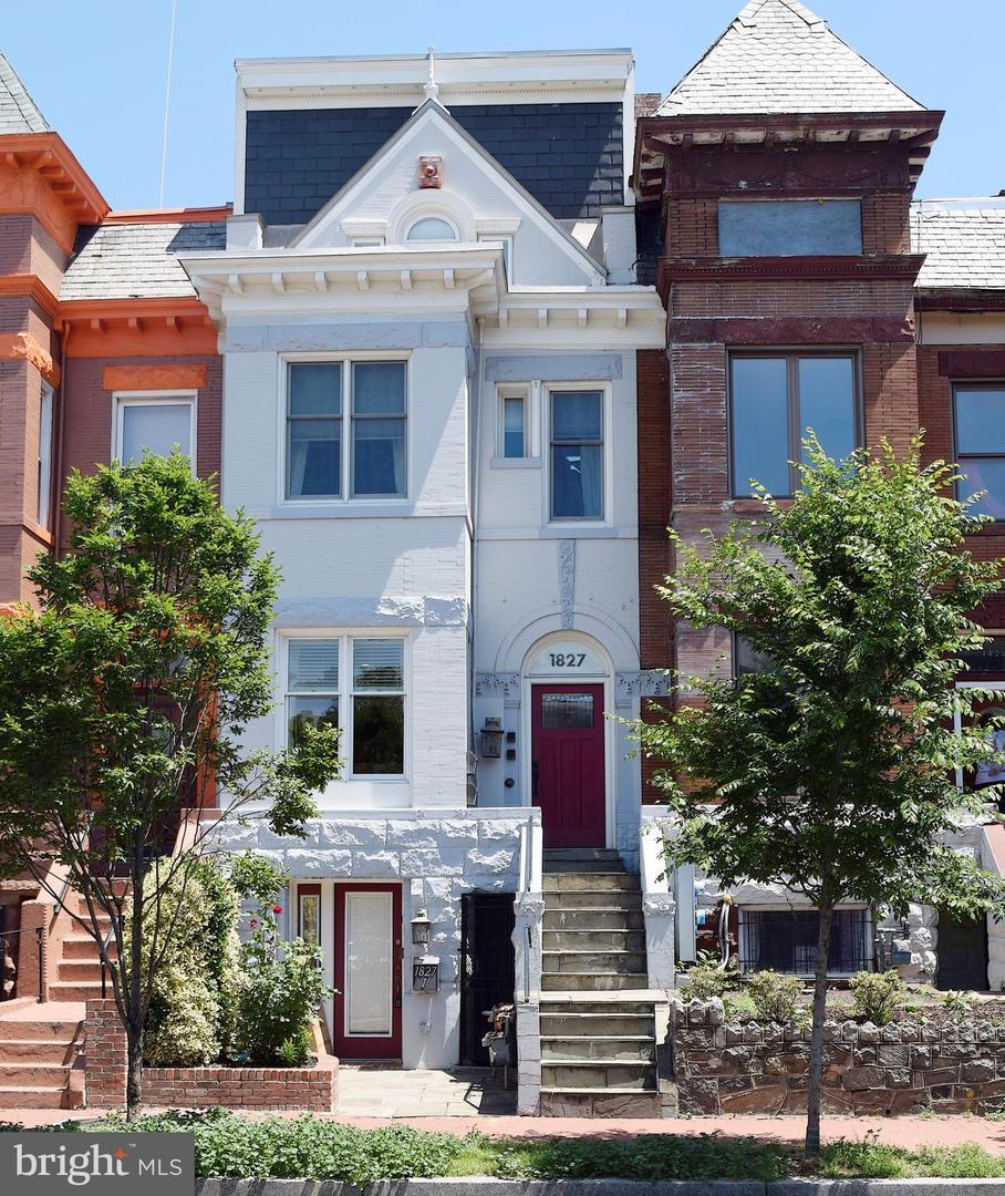 1827 1ST Street - Photo 1
