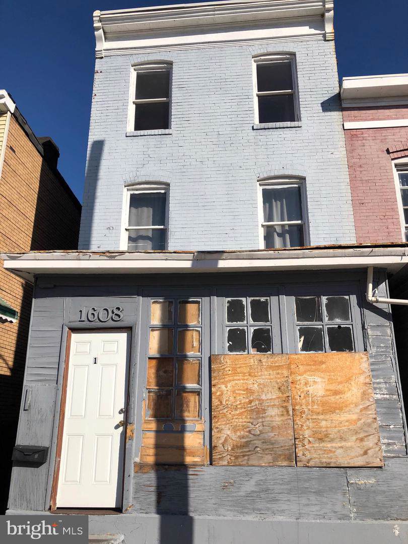 1608 Elmtree Street - Photo 1
