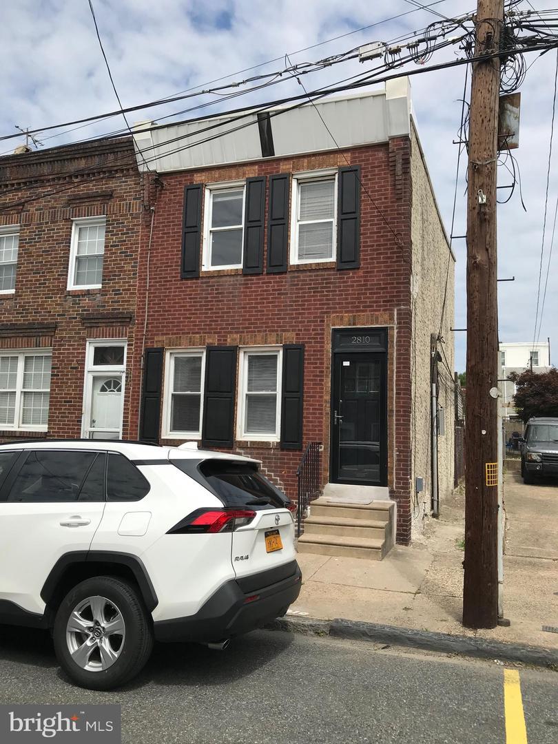 2810 Edgemont Street - Photo 1