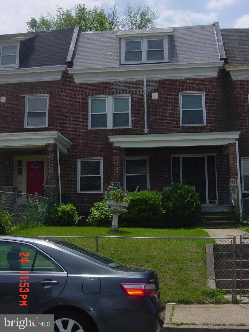 1909 31ST Street - Photo 1