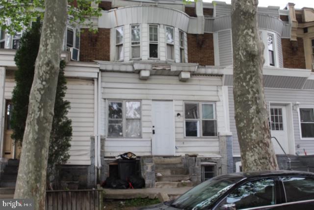 5034 Hutchinson Street - Photo 1