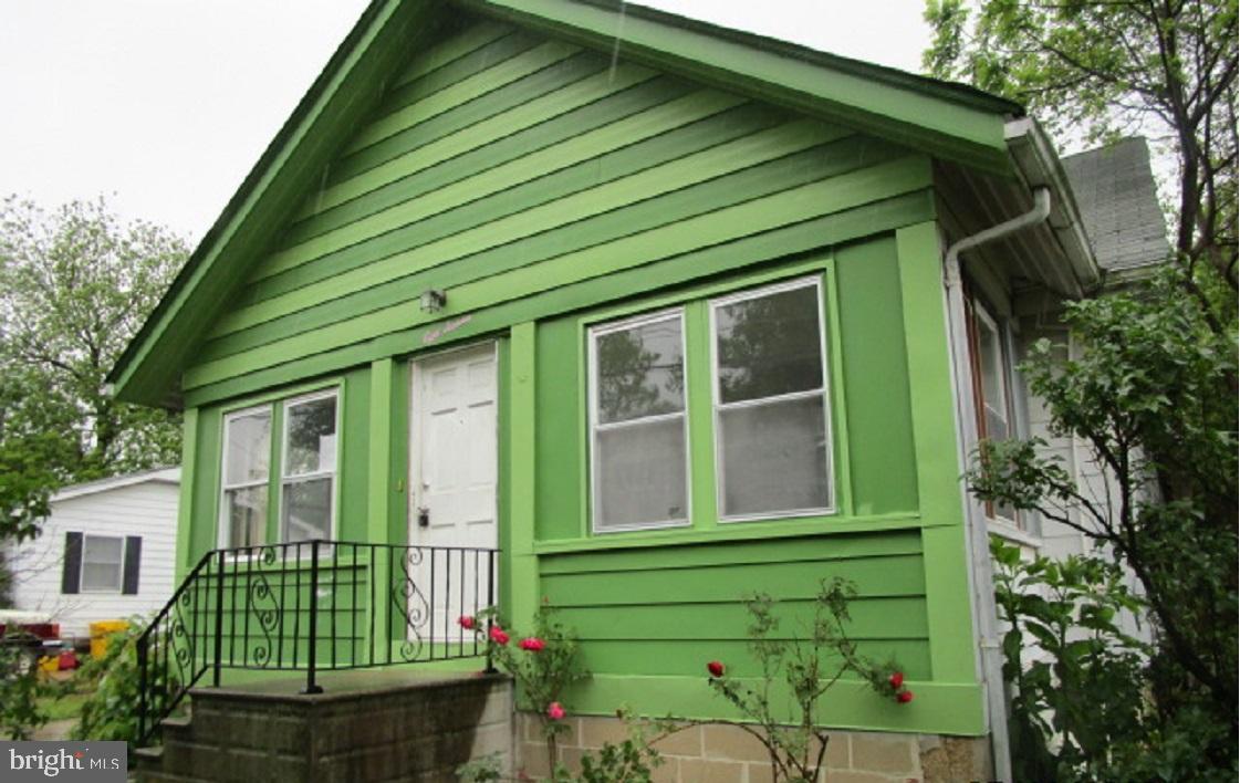 816 Shore Drive - Photo 1