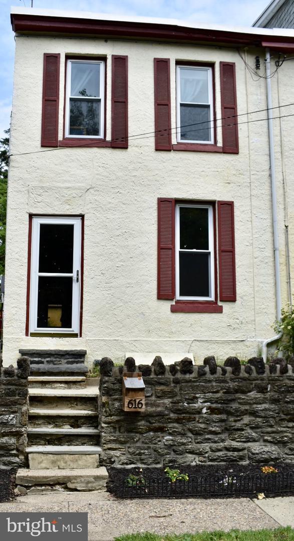 616 Naomi Street - Photo 1