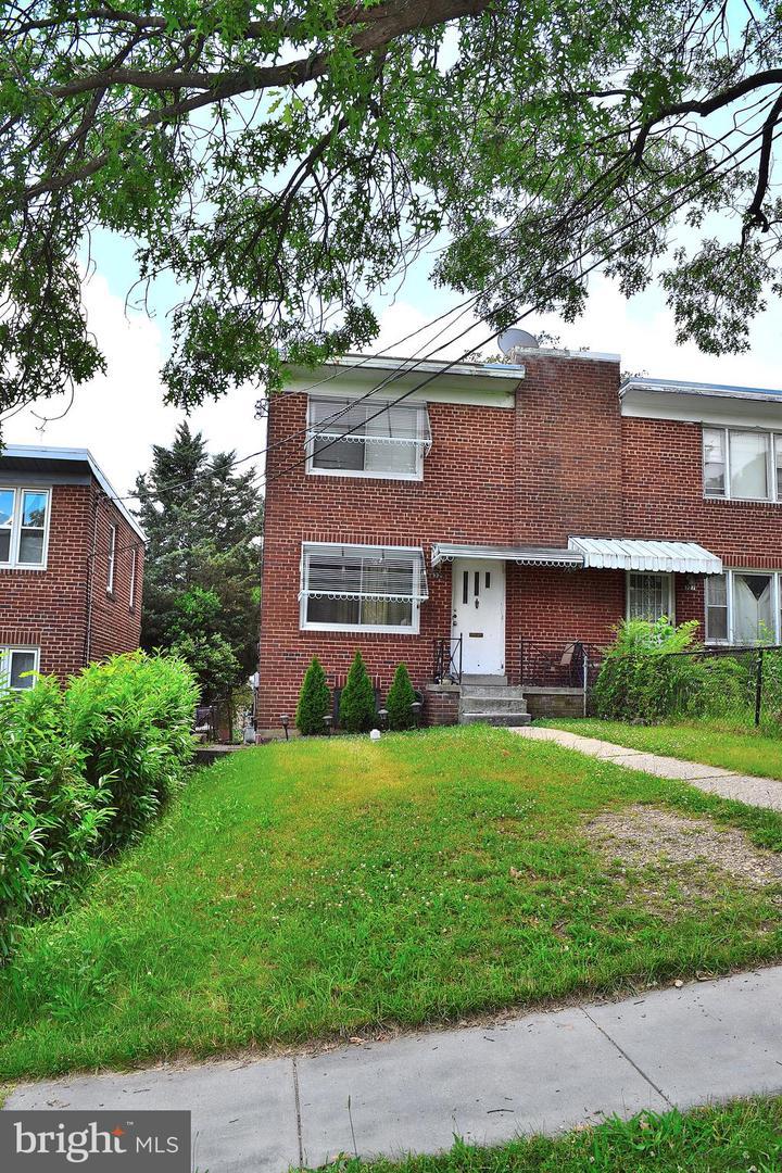 329 Oglethorpe Street - Photo 1