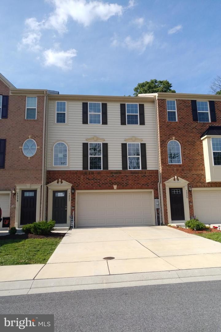 1337 Dickinson Court - Photo 1