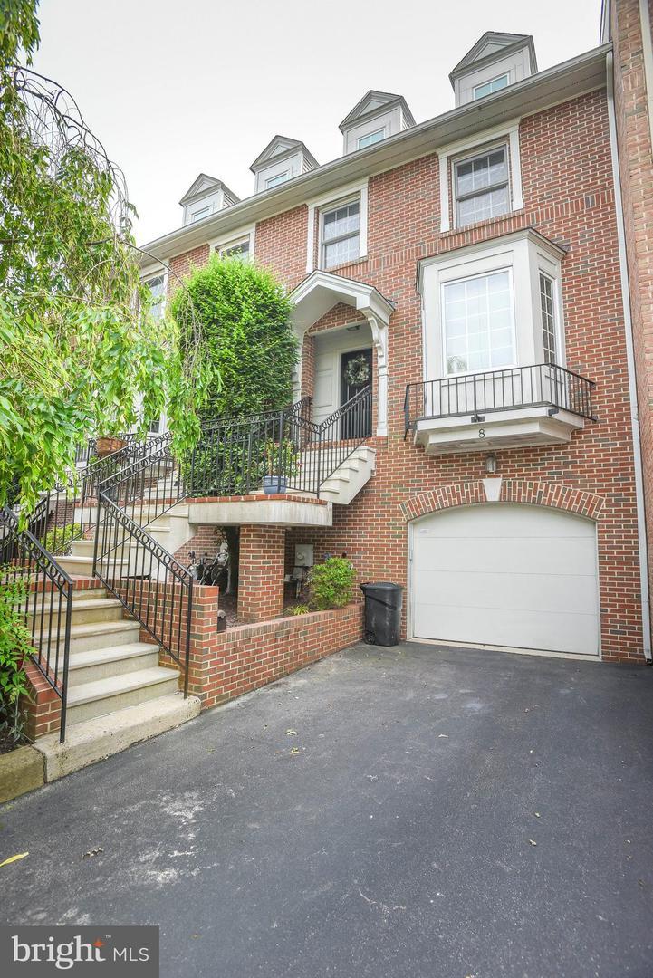 8 Rockford Mews Court - Photo 1