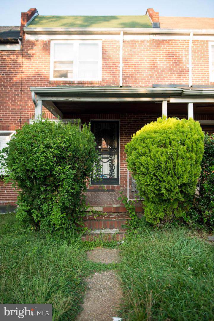 1517 Kenwood Avenue - Photo 1