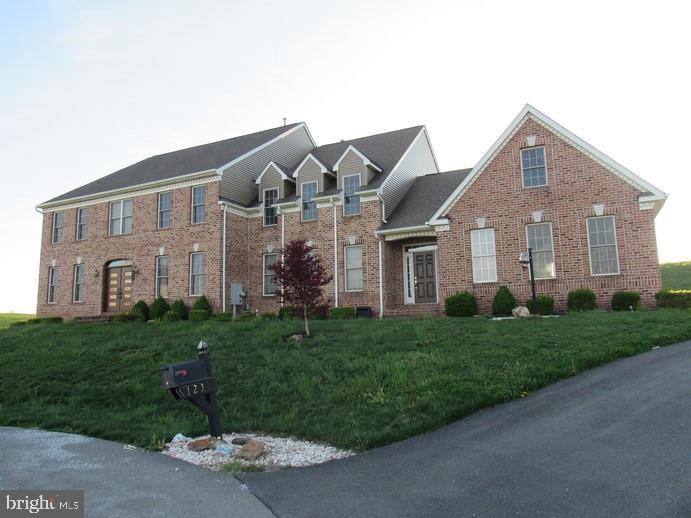 123 Chateau Circle - Photo 1