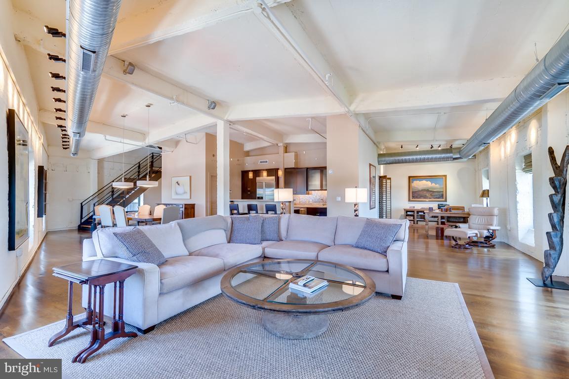 1220 Bank Street - Photo 1