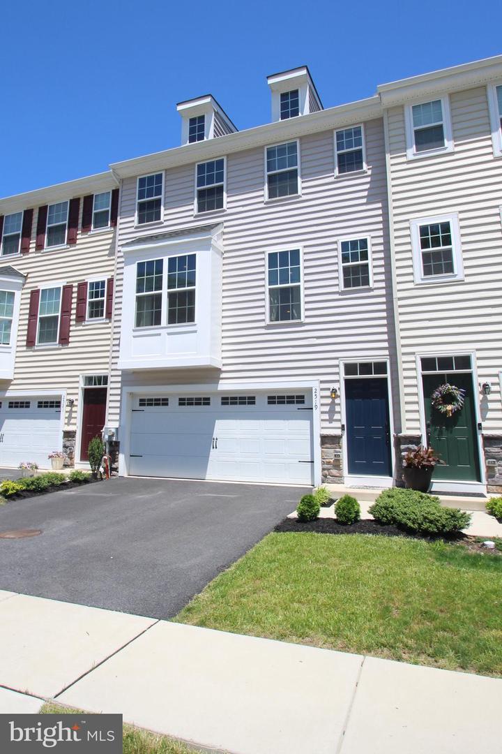 2519 Marvine Avenue - Photo 1