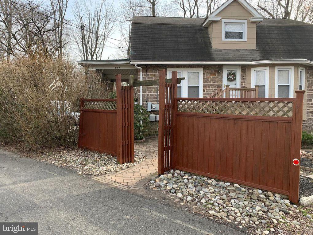 329 Summer Avenue - Photo 1