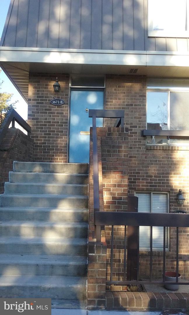 1671 Hayes Street - Photo 1