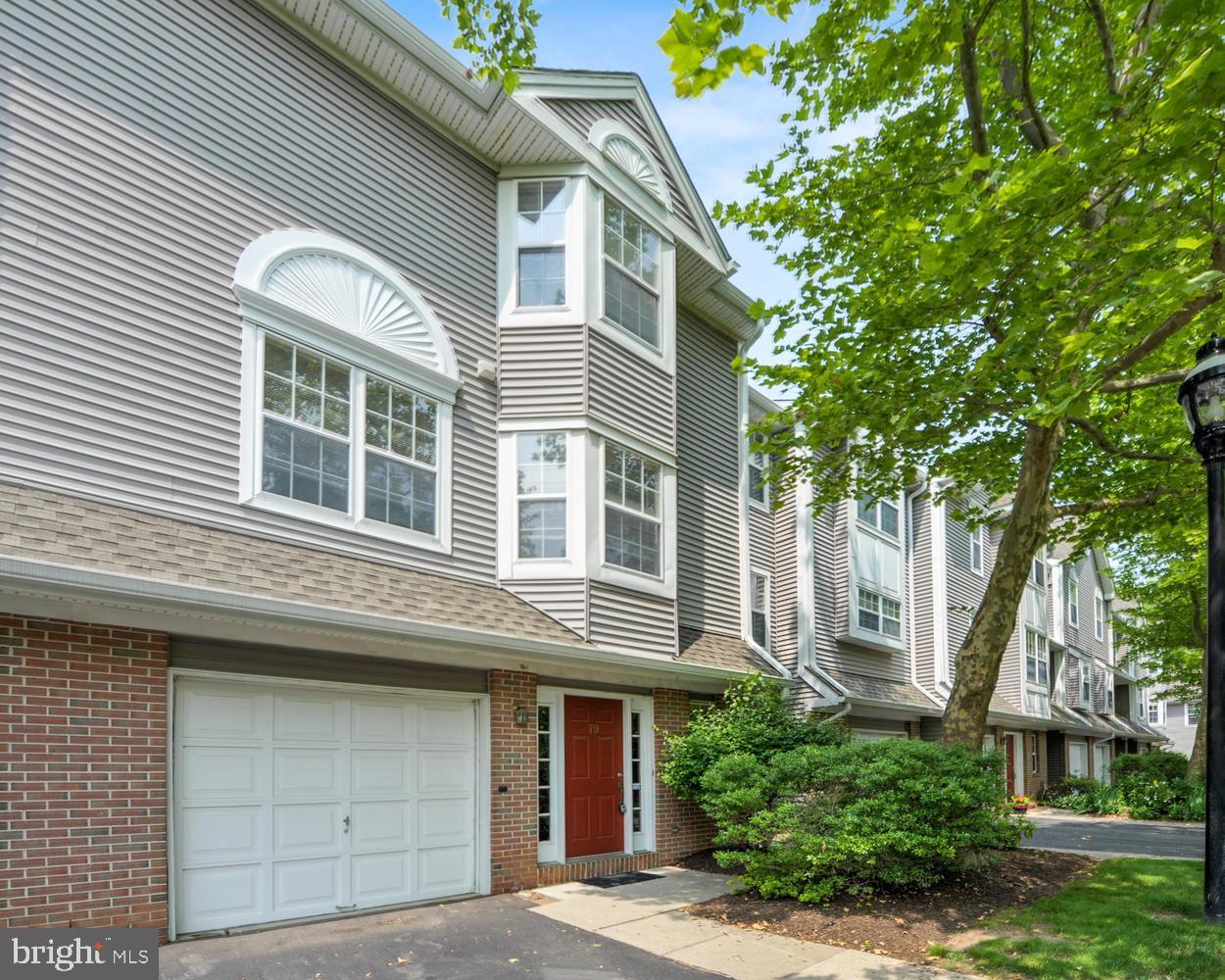 79 Shrewsbury Place - Photo 1