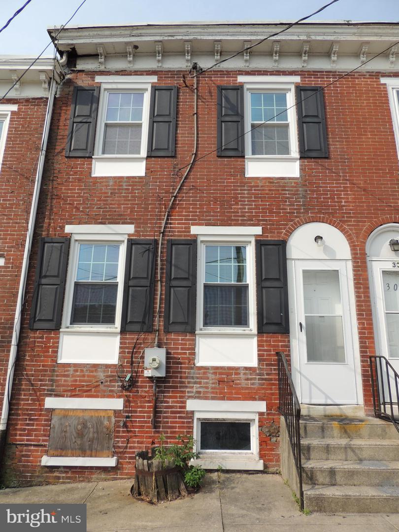 304 14TH Street - Photo 1