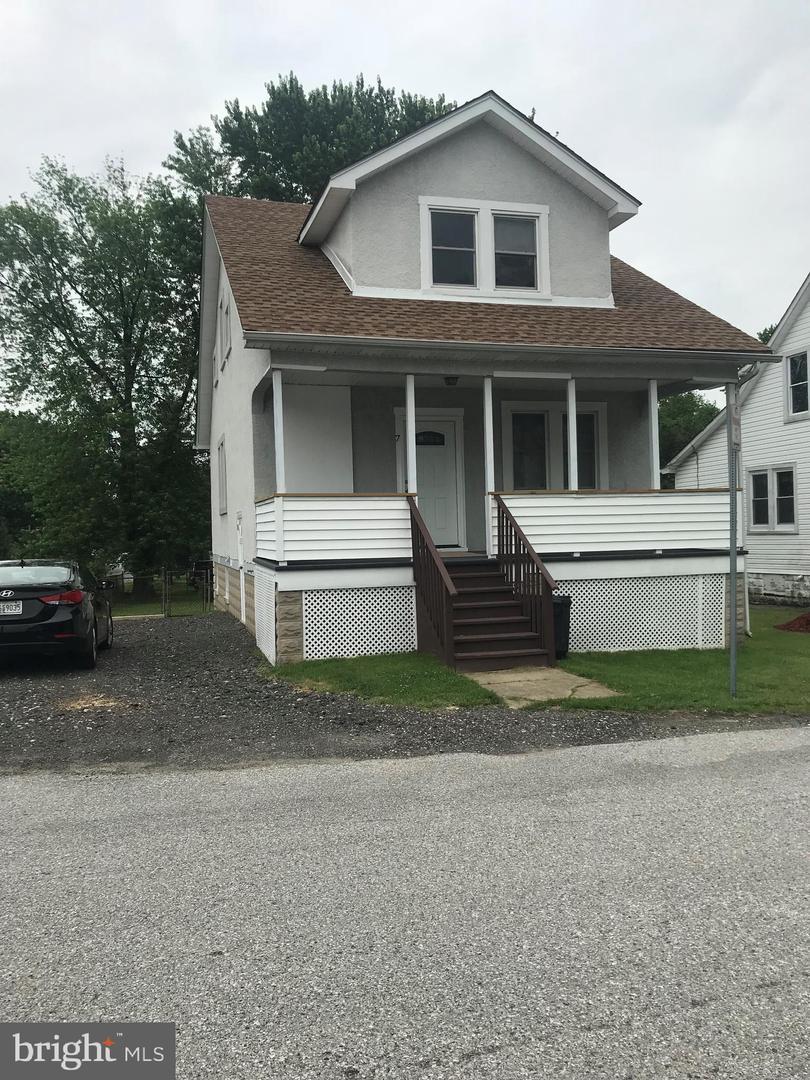 7 Hartman Avenue - Photo 1