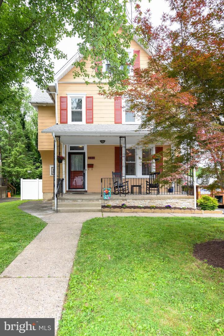 1821 Eckard Avenue - Photo 1