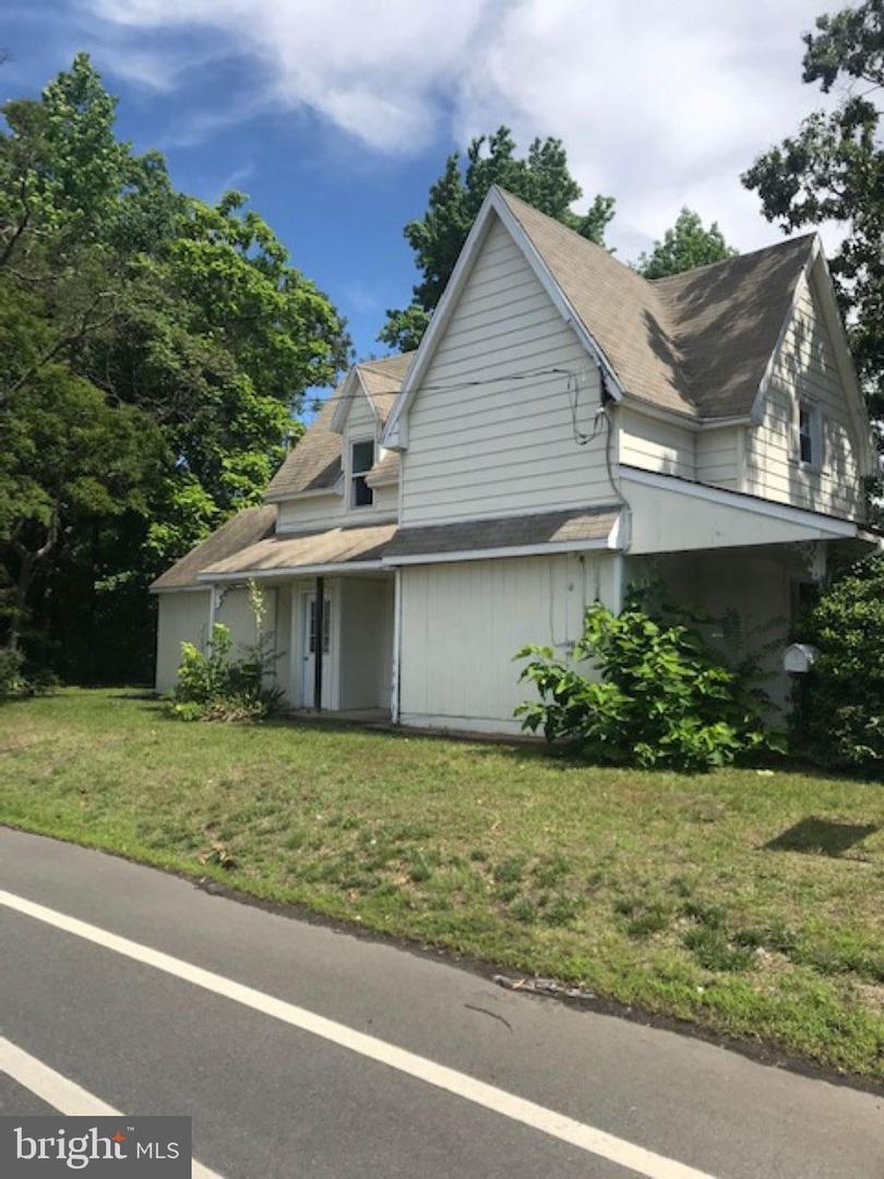 602 Maple Avenue - Photo 1