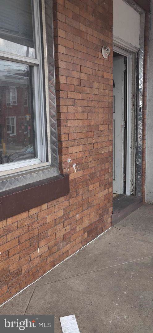 1815 Ontario Street - Photo 1