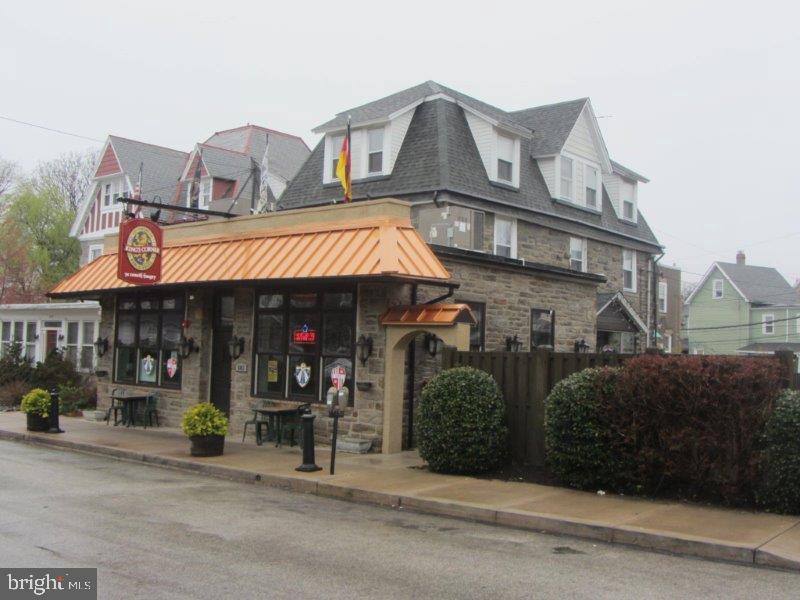 603 Summit Avenue - Photo 1