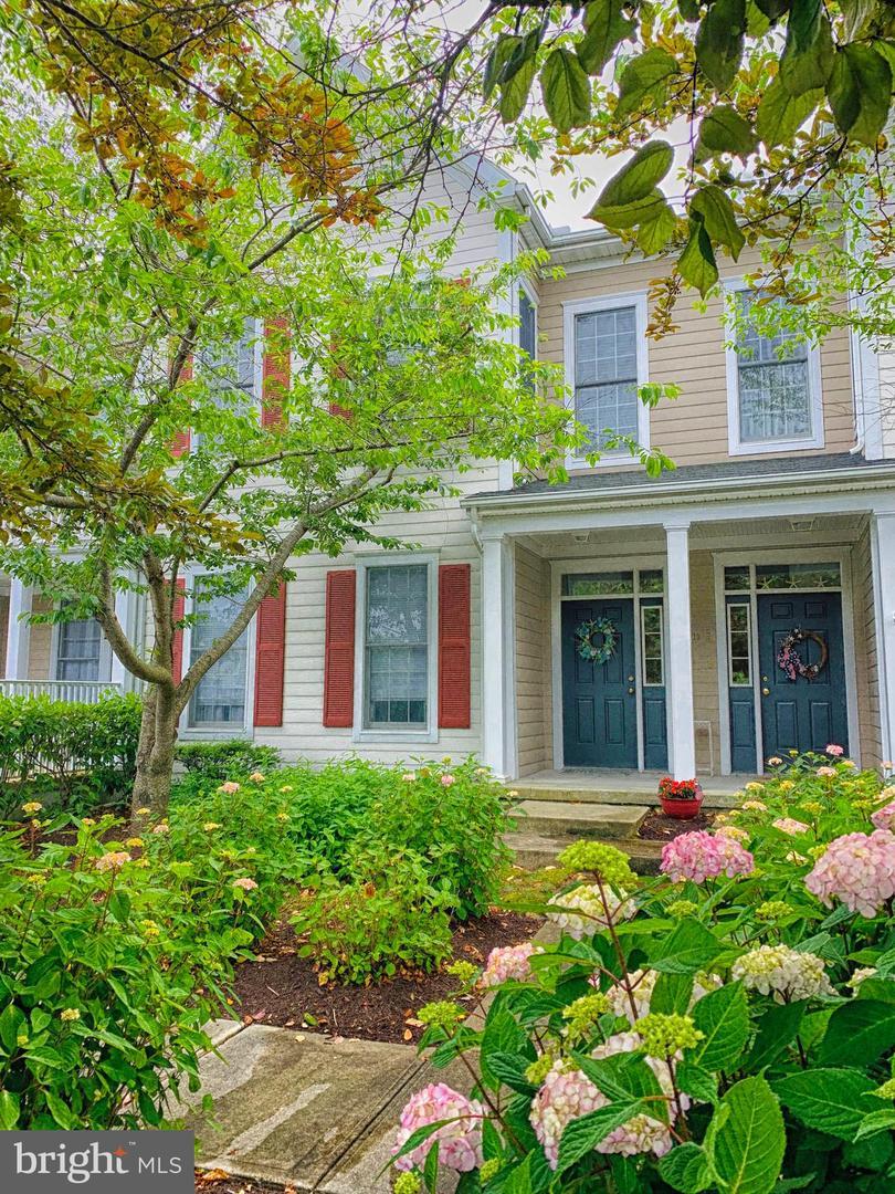 210 October Glory Avenue - Photo 1