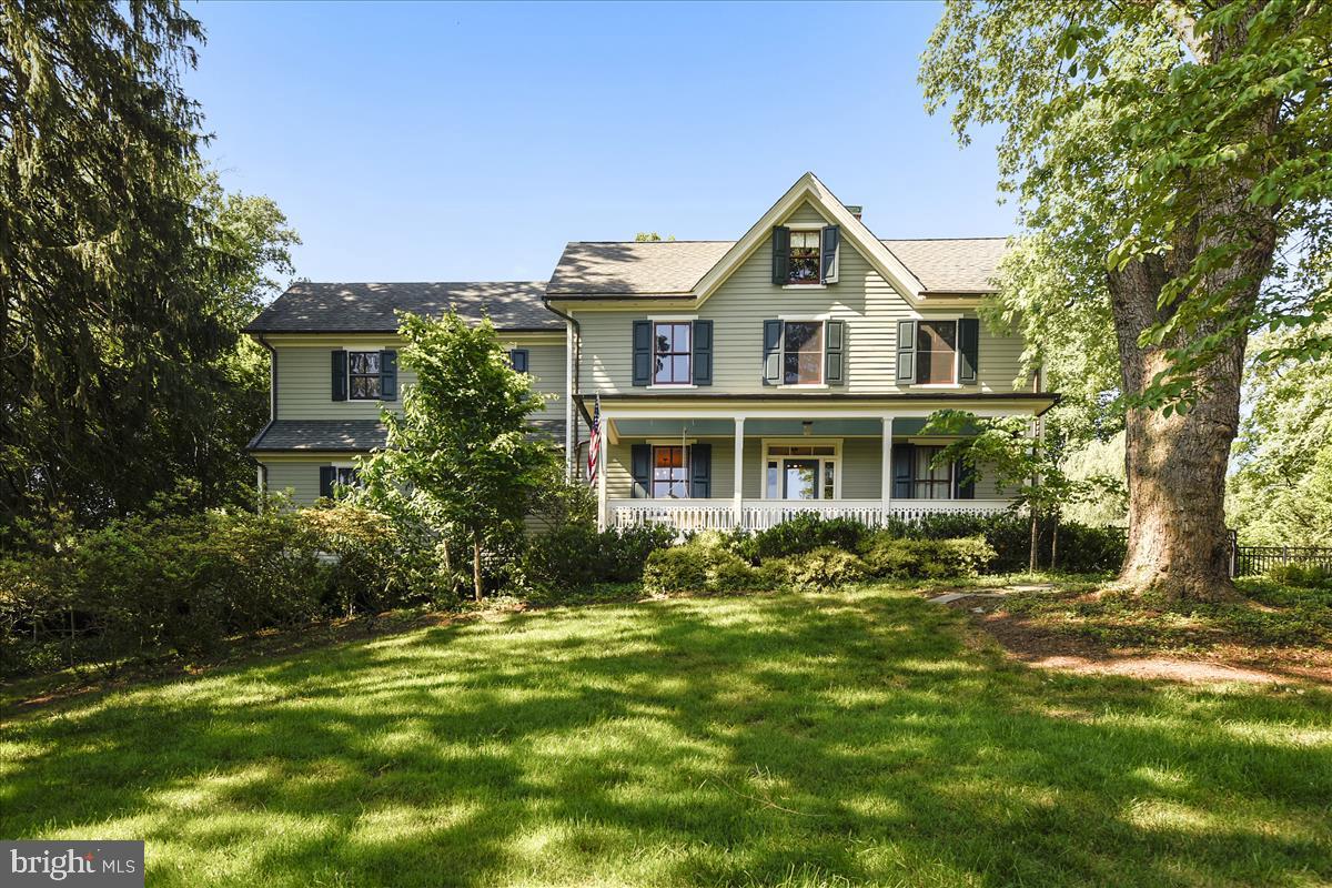 2642 Westchester Avenue - Photo 1