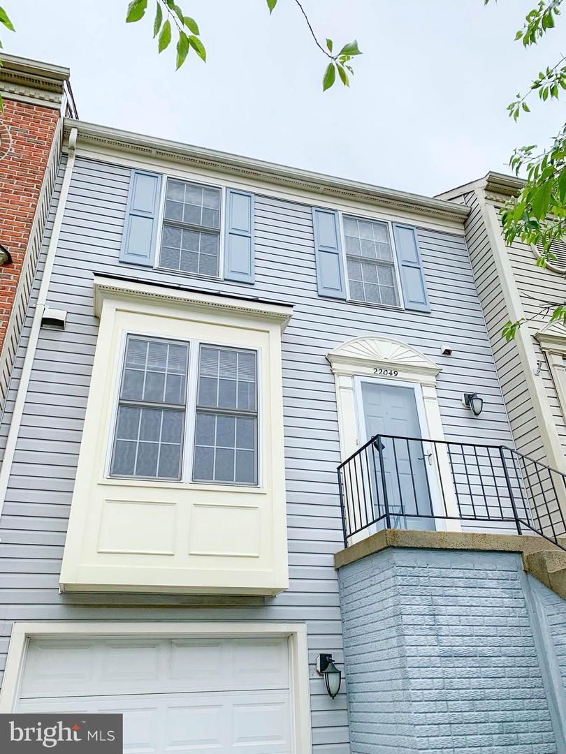 22049 Manning Square - Photo 1