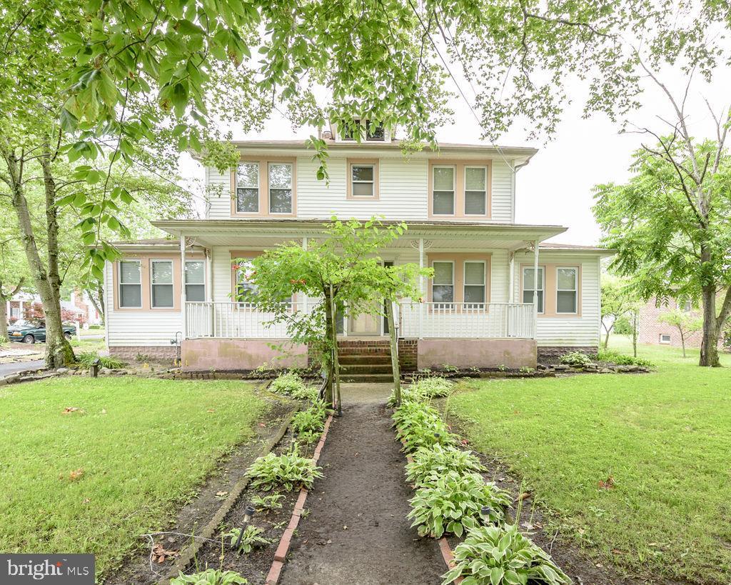 202 4TH Street - Photo 1