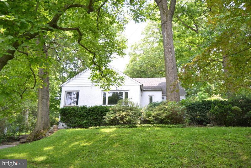 1135 Grovania Avenue - Photo 1