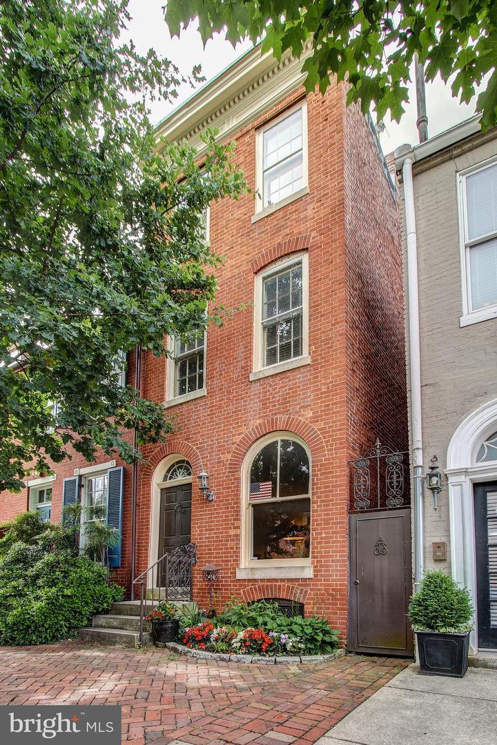 103 Montgomery Street - Photo 1