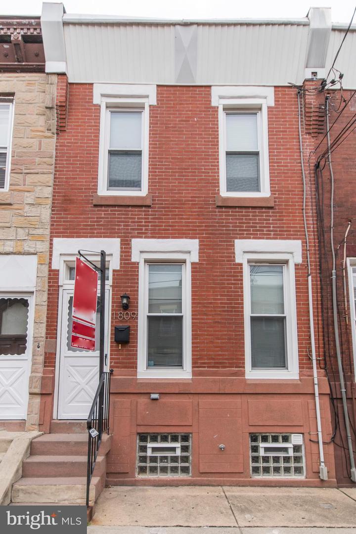 1809 Mascher Street - Photo 1