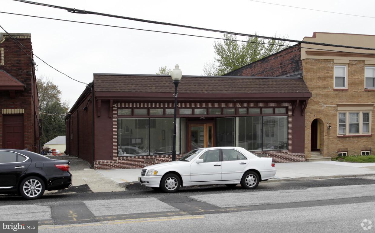 710-712 Maple Avenue - Photo 1