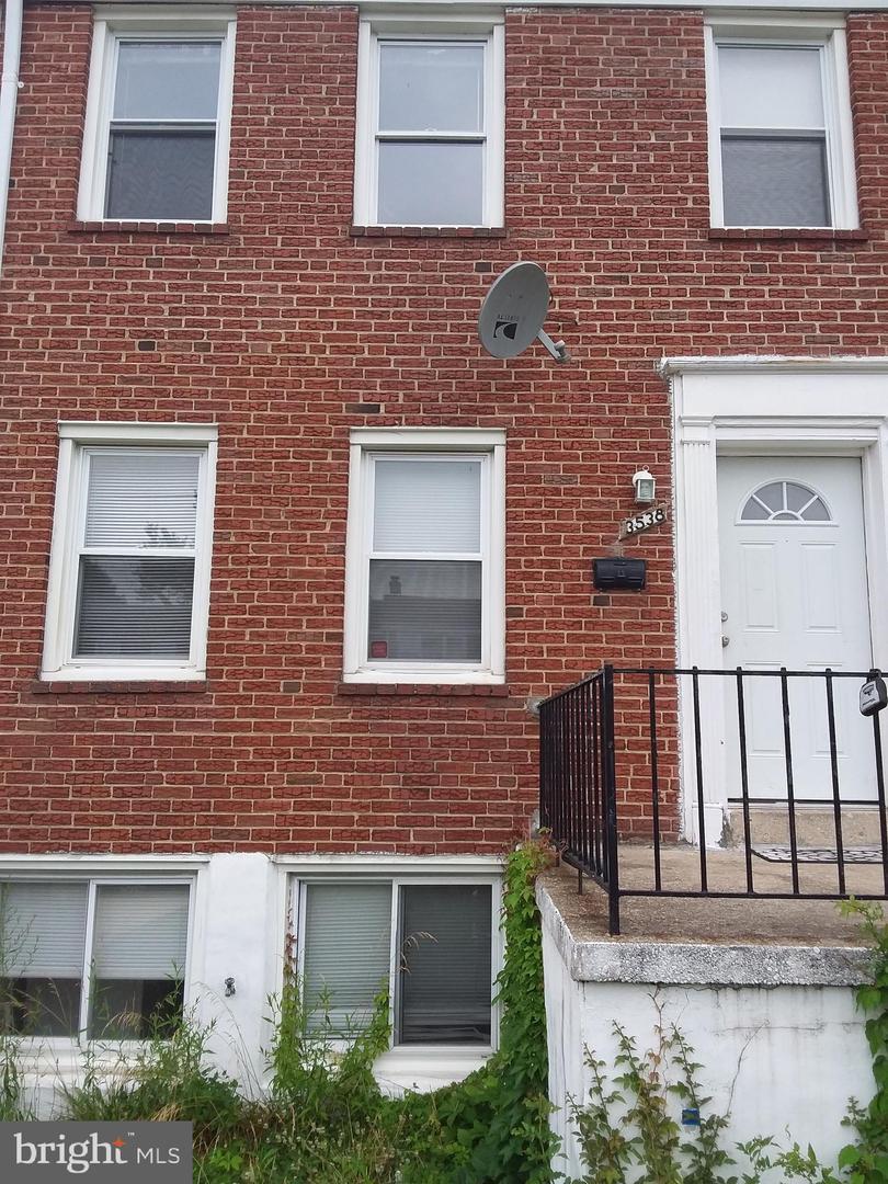 3538 Pelham Avenue - Photo 1