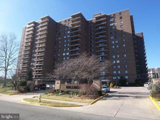 200 Pickett Street - Photo 1