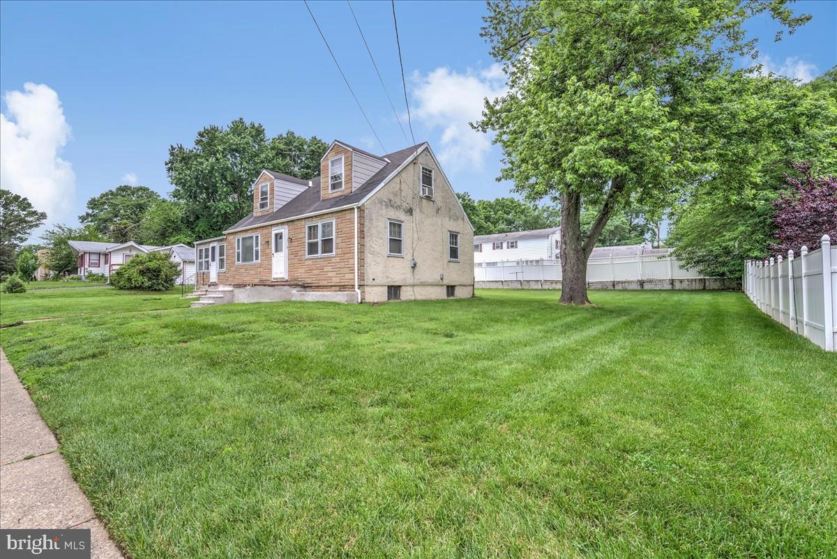 190 Somerset St. - Photo 1