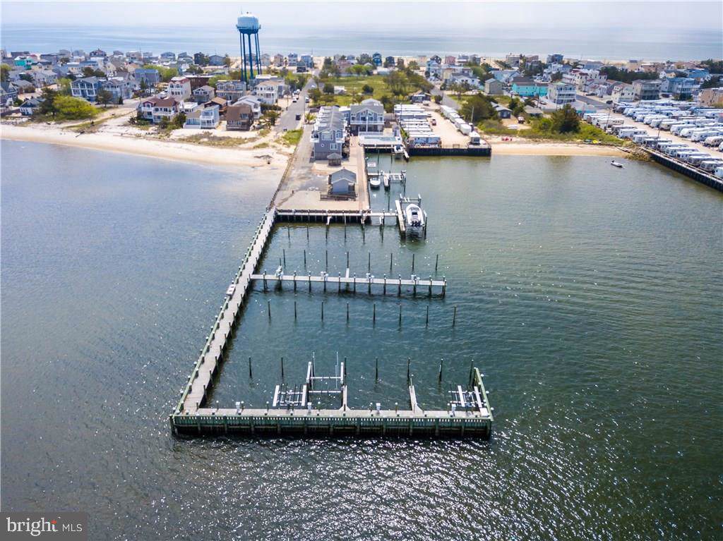 102 Roosevelt Avenue - Photo 1