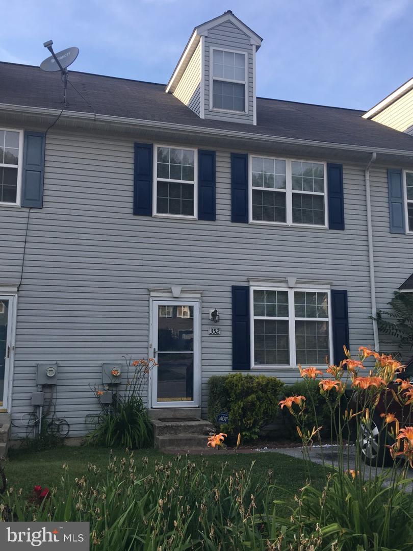 352 Andrew Circle - Photo 1