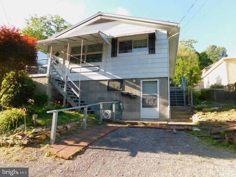 909 Zihlman Way - Photo 1