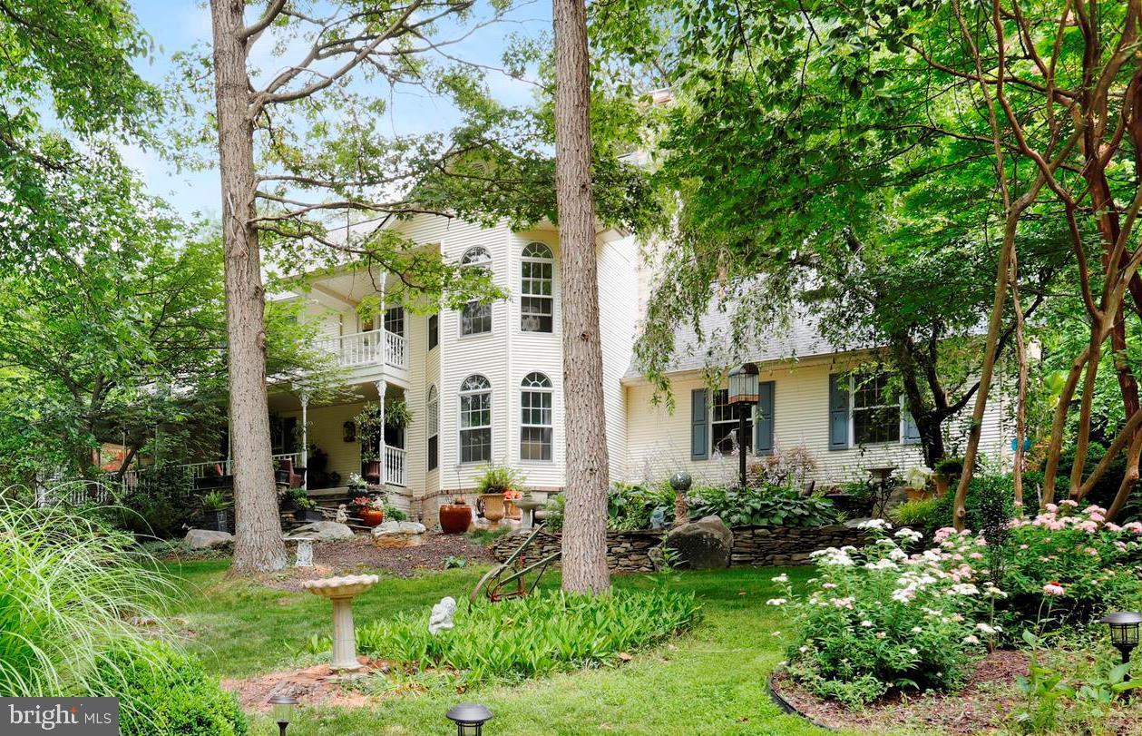 9153 Crystal Falls Drive - Photo 1