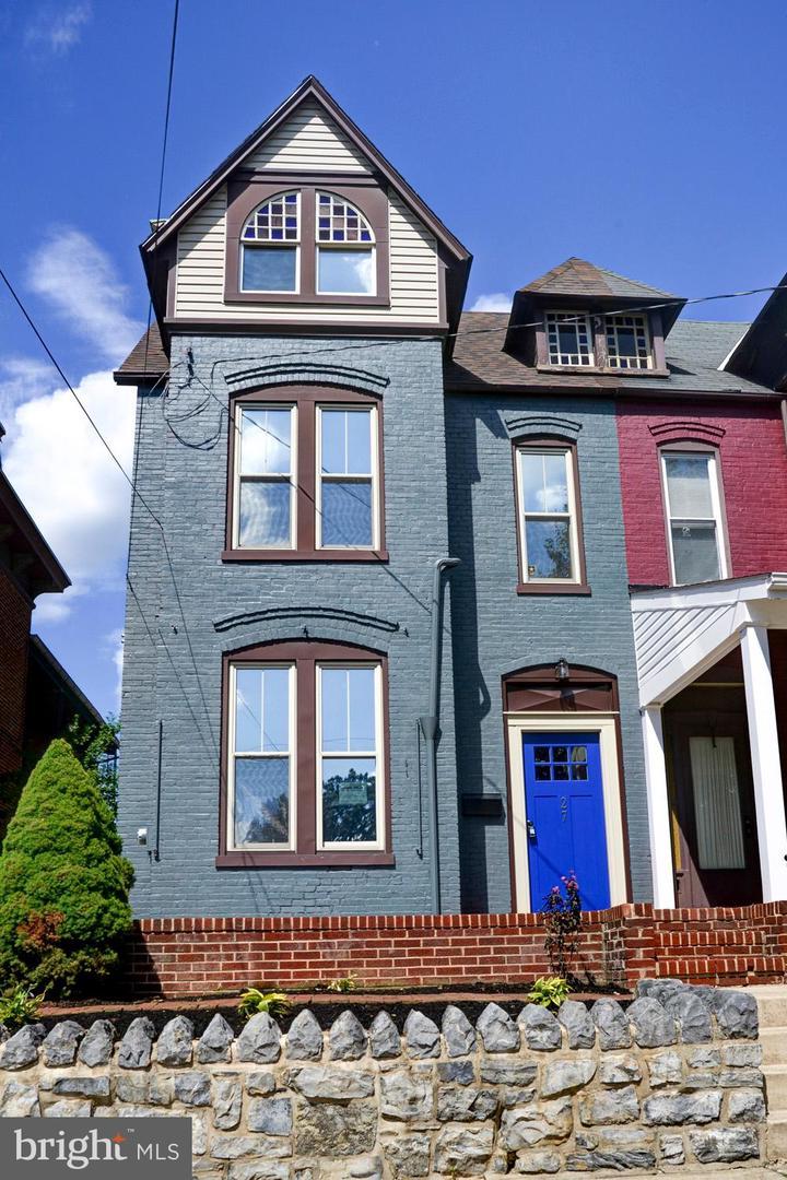 27 6TH Street - Photo 1