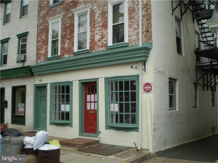 117 Farnsworth Avenue - Photo 1