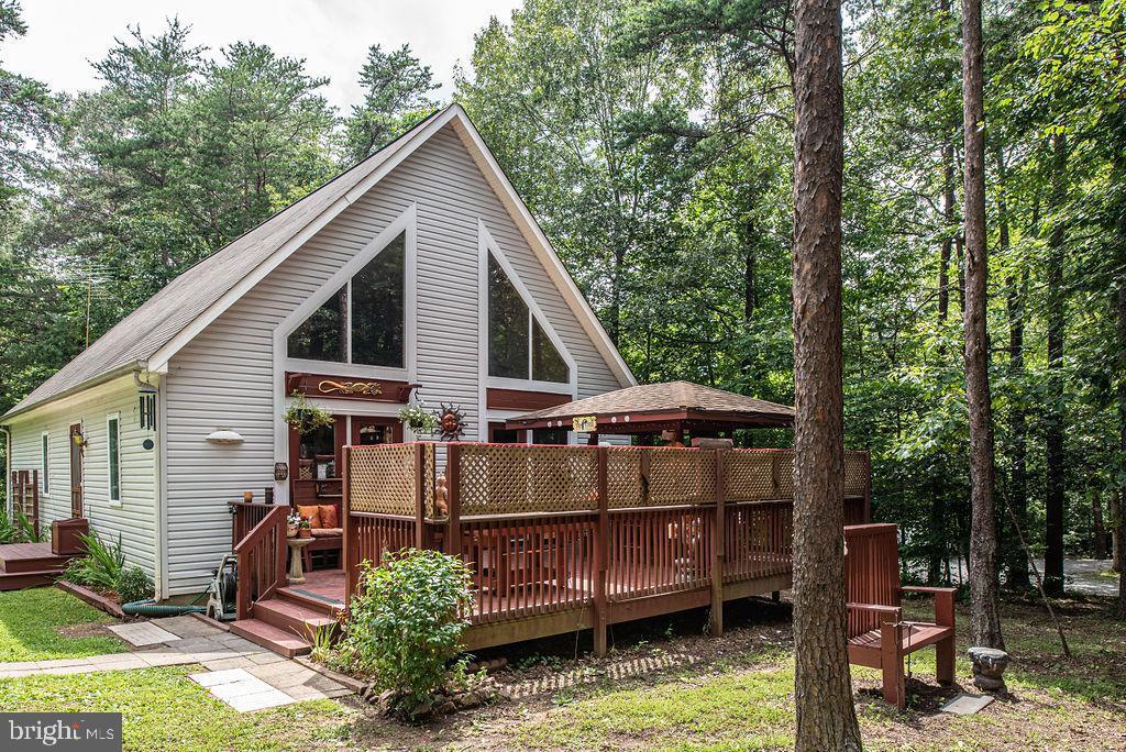 878 Bluewater Boulevard - Photo 1