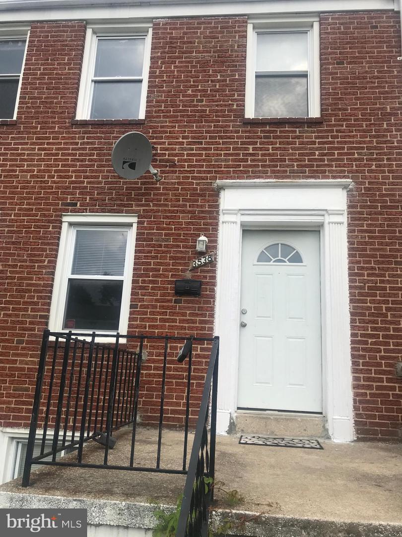3538 Pelham Avenue - Photo 1