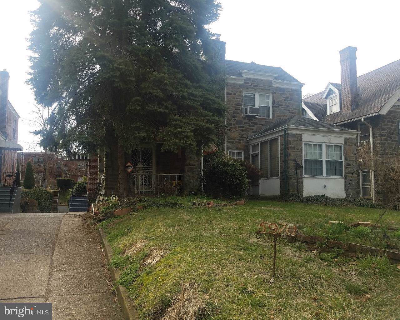 5970 Woodbine Avenue - Photo 1