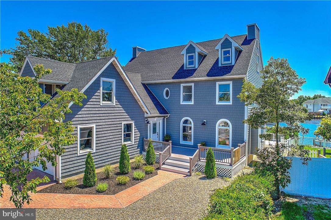 335 Paradise Point Boulevard - Photo 1